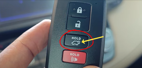 Programming an Aftermarket Smart Key for Your Toyota RAV4 with XTOOL D7